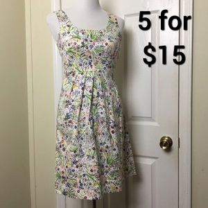 Petite Sophisticate floral dress. Size OP